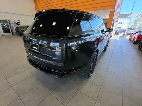 Used 2023 Land Rover Range Rover SE AWD/4WD image 9
