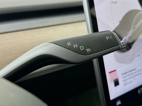 Used 2023 Tesla Model 3 Standard Range image 23