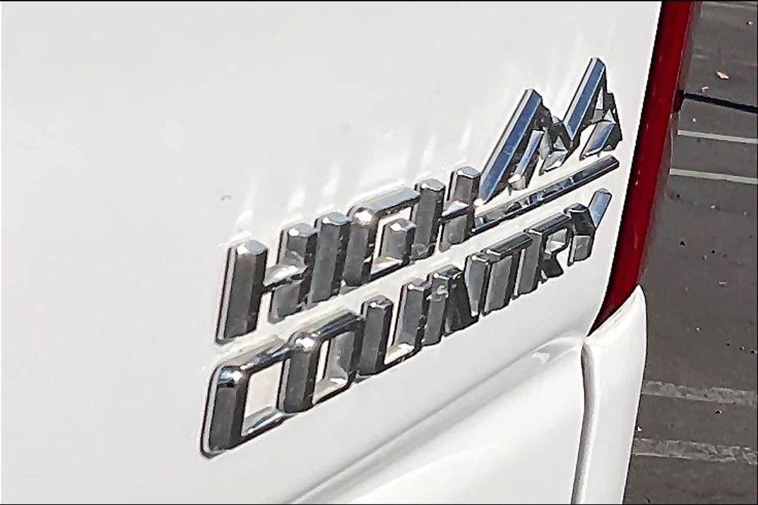 Used 2022 Chevrolet Silverado 2500 High Country w/ Safety Package II AWD/4WD image 9