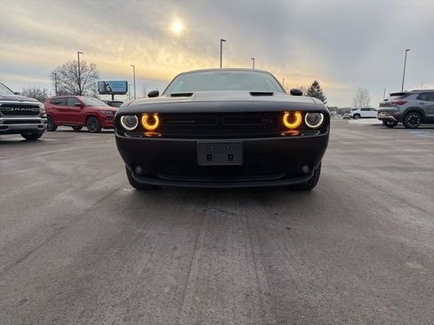 Used 2018 Dodge Challenger R/T w/ Blacktop Package image 8