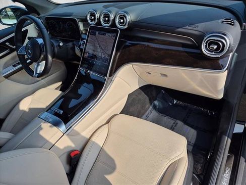 Used 2023 Mercedes-Benz GLC 300 image 18