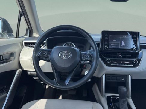 Certified 2022 Toyota Corolla Cross L image 14