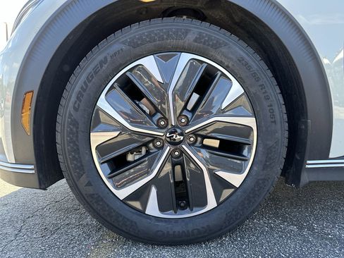 Certified 2024 Kia EV6 Light AWD/4WD image 18