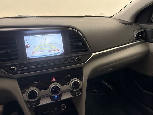 Used 2019 Hyundai Elantra SEL image 30