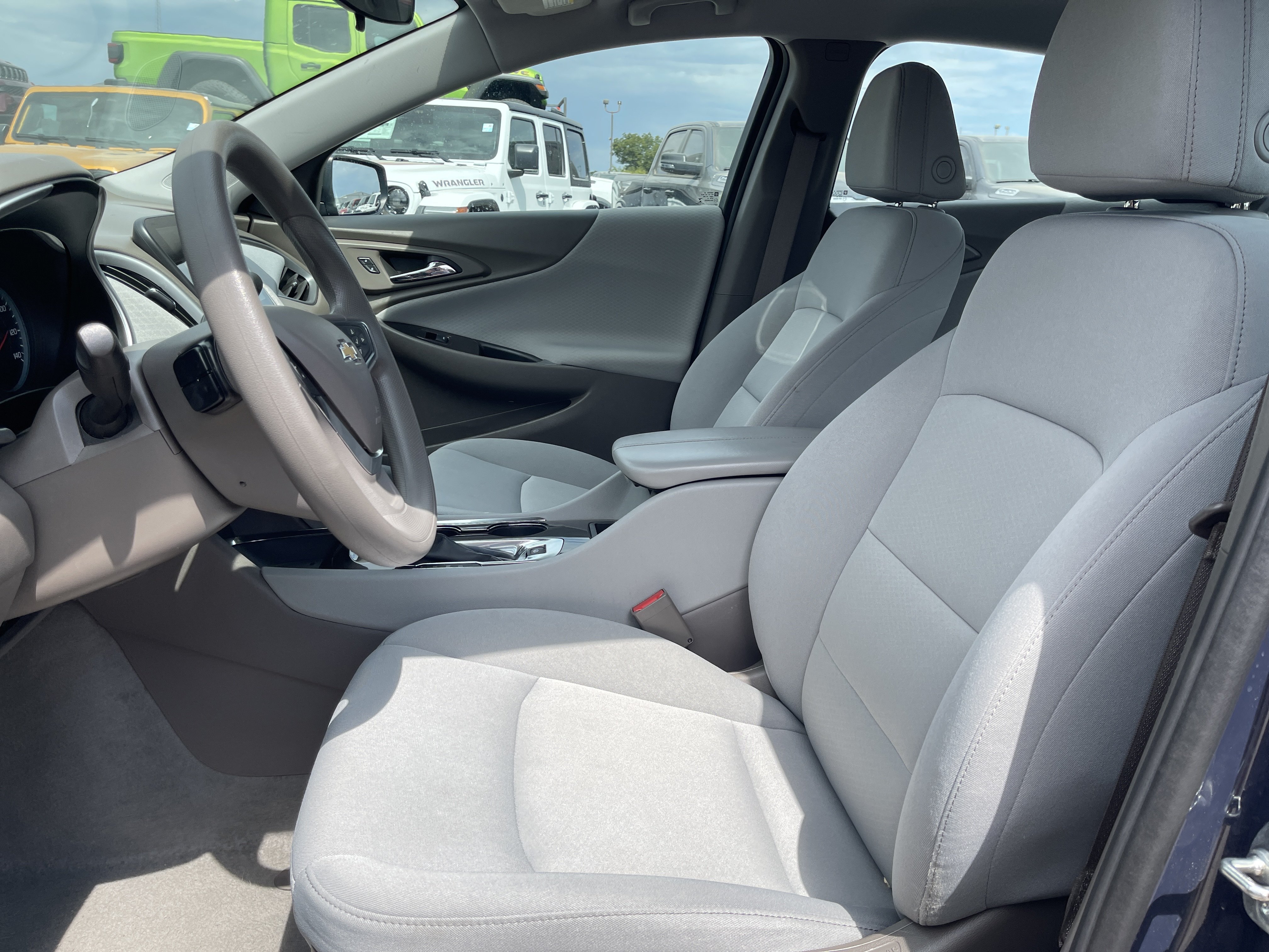 Used 2025 Chevrolet Malibu LT FWD image 34