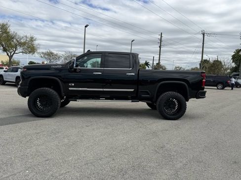 Used 2024 Chevrolet Silverado 3500 High Country image 9