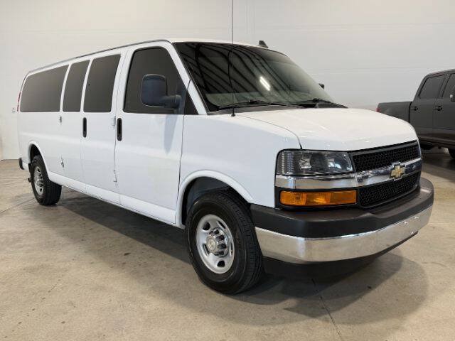 Used 2021 Chevrolet Express 3500 LT w/ LT Preferred Equipment Group RWD image 5