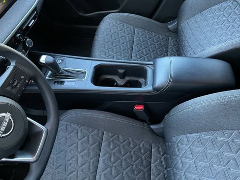 Used 2025 Nissan Kicks SV image 34