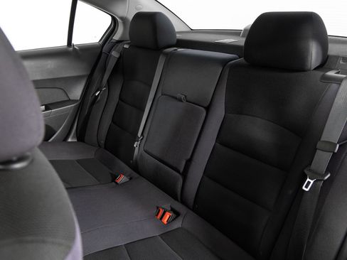 Used 2014 Chevrolet Cruze LT image 17