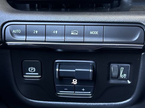 Used 2024 Cadillac Escalade Sport AWD/4WD image 17