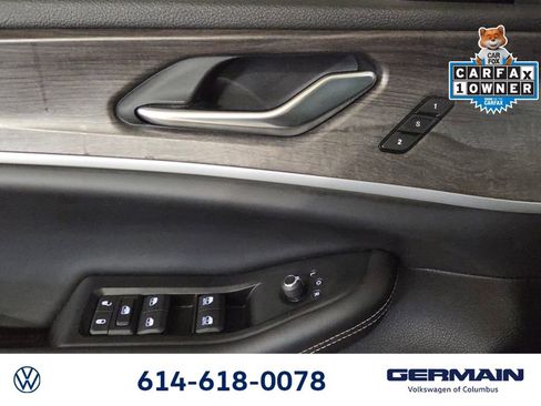 Used 2024 Jeep Grand Cherokee Limited w/ Black Appearance Package AWD/4WD image 32