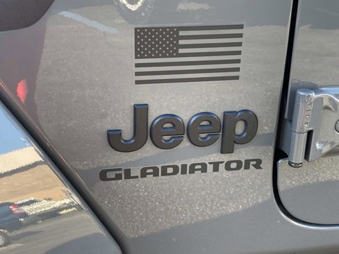 Certified 2021 Jeep Gladiator Sport image 13