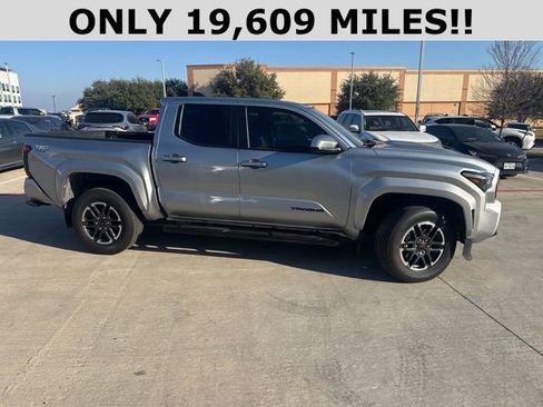 Used 2024 Toyota Tacoma TRD Sport image 2