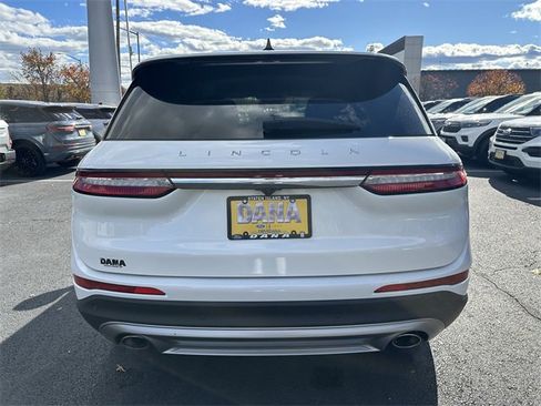 Certified 2022 Lincoln Corsair Standard w/ Equipment Group 101A image 6