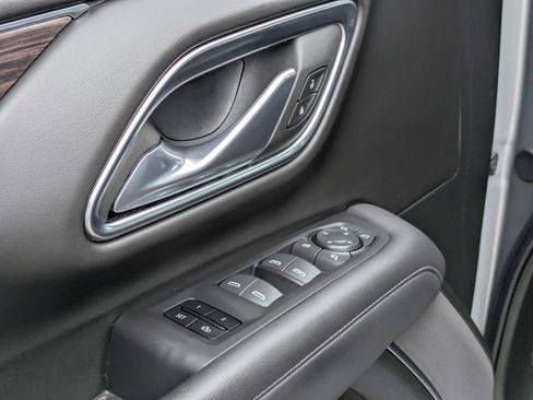 Certified 2024 Chevrolet Suburban Z71 w/ Luxury Package image 12