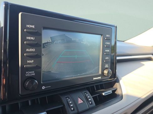 Used 2022 Toyota RAV4 XLE Premium FWD image 18