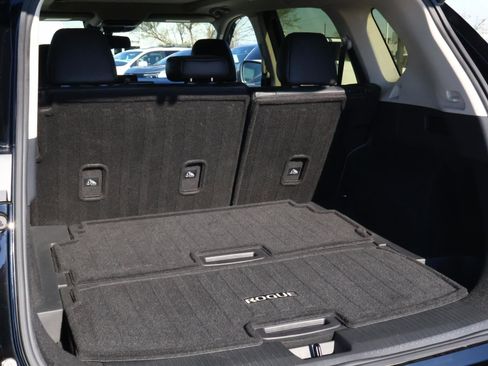 Used 2024 Nissan Rogue Platinum image 22