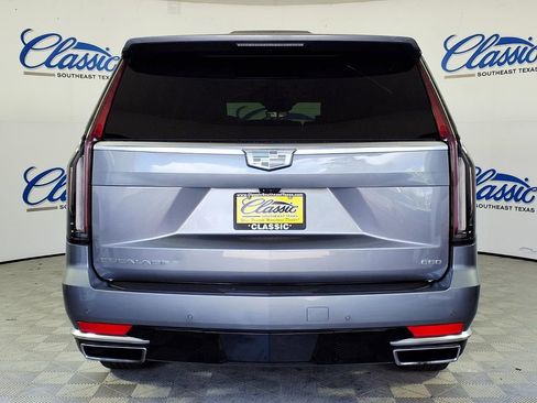 Used 2021 Cadillac Escalade ESV Premium Luxury Platinum image 4