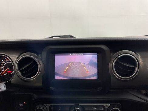 Used 2020 Jeep Wrangler Unlimited Sahara w/ Safety Group image 23