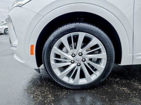 Used 2024 Buick Envision Avenir image 19