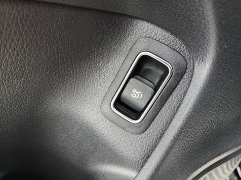 Used 2025 Mercedes-Benz CLA 250 4MATIC image 39