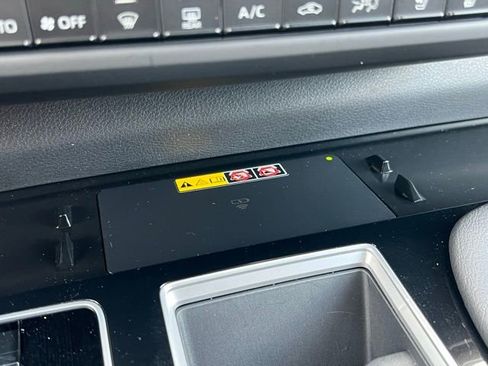 Certified 2025 Toyota Sienna Platinum AWD/4WD image 32