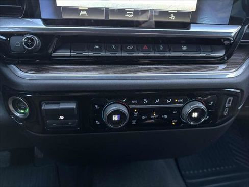 Used 2022 Chevrolet Silverado 1500 LT w/ Convenience Package II image 27