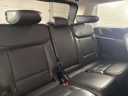 Used 2025 Ford Expedition Active AWD/4WD image 28
