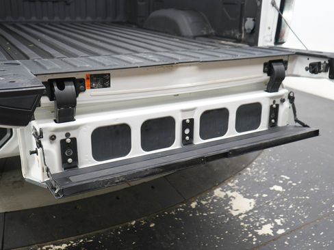 Used 2024 GMC Sierra 3500 AT4 w/ Technology Package AWD/4WD image 17