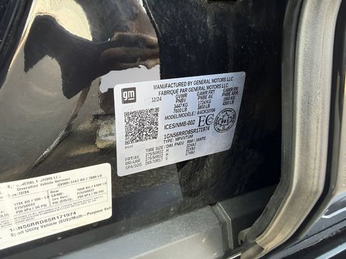 Used 2025 Chevrolet Tahoe RST AWD/4WD image 40