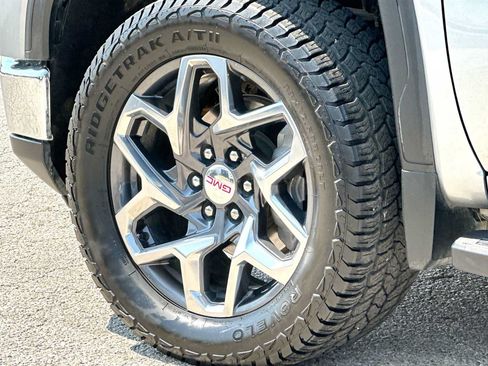 Used 2023 GMC Sierra 1500 SLT w/ SLT Premium Plus Package AWD/4WD image 11