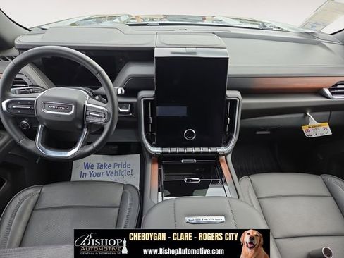 Used 2025 GMC Yukon Denali w/ LPO, Floor Liner Package AWD/4WD image 4