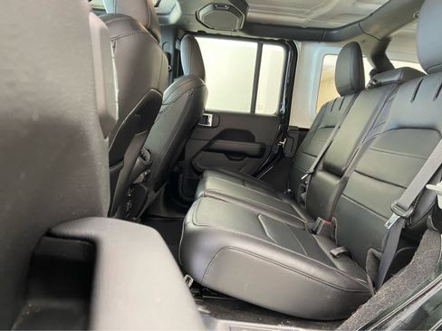 Used 2023 Jeep Wrangler Sahara w/ Cold Weather Group image 15