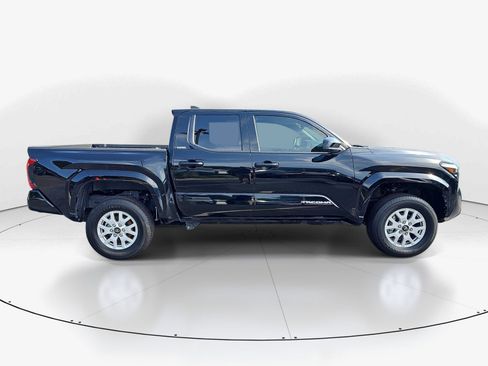 Used 2025 Toyota Tacoma SR5 RWD image 2