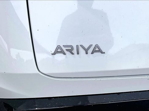 Used 2023 Nissan Ariya AWD/4WD image 9