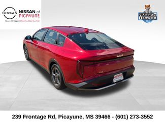 Used 2025 Kia K4 FWD video 3