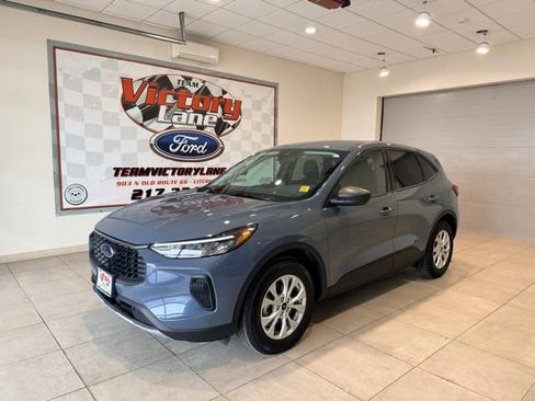 Used 2025 Ford Escape Active w/ Cold Weather Package image 1