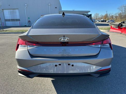 Used 2023 Hyundai Elantra SEL w/ Convenience Package image 4
