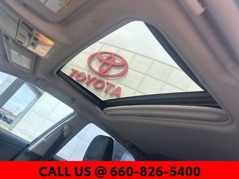 Used 2013 Toyota Camry SE w/ Convenience Pkg FWD image 10