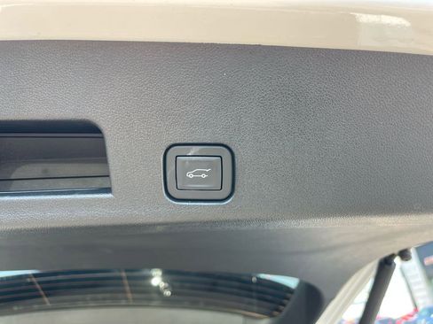 Used 2025 Chevrolet Traverse LT w/ LPO, Floor Liner Package image 31