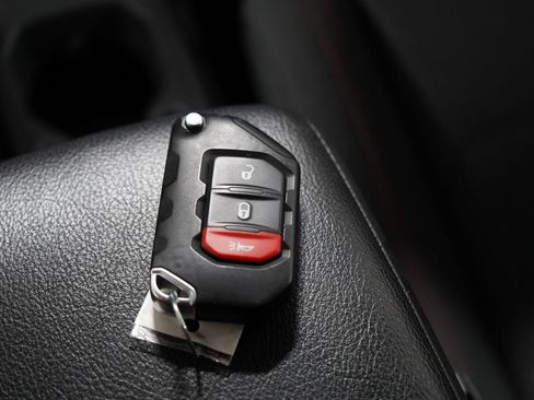 Used 2025 Jeep Wrangler Unlimited Rubicon AWD/4WD image 26