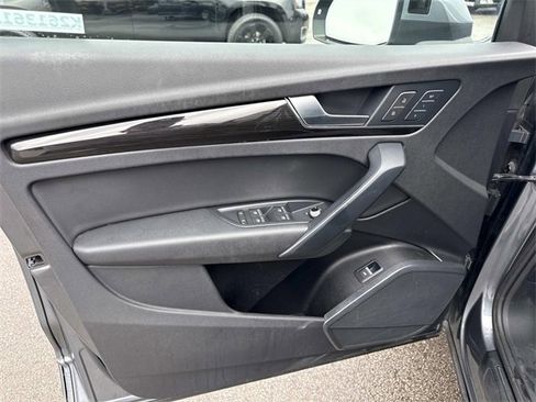 Used 2020 Audi Q5 2.0T Premium w/ Convenience Package image 11