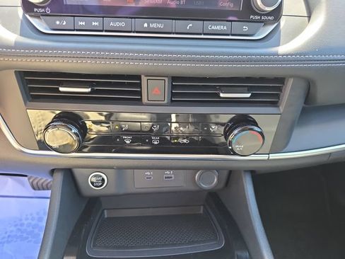 Used 2023 Nissan Rogue S FWD image 24