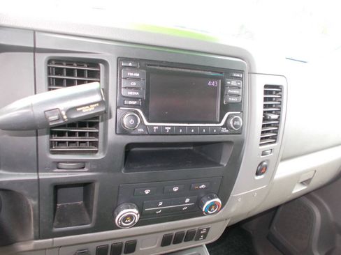 Used 2018 Nissan NV 2500 S w/ Rear Door Glass Package RWD image 15