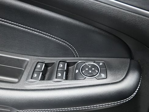 Used 2022 Ford Edge Titanium image 13