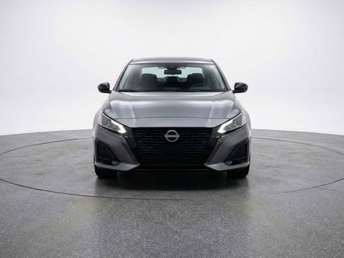 Used 2025 Nissan Altima 2.5 SV image 2