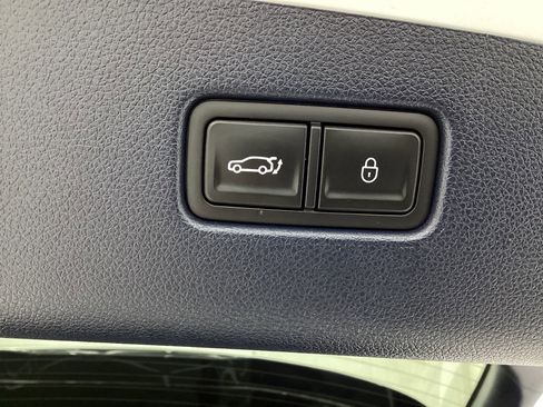 Used 2023 Genesis GV70 2.5T w/ Sport Prestige Package AWD/4WD image 16