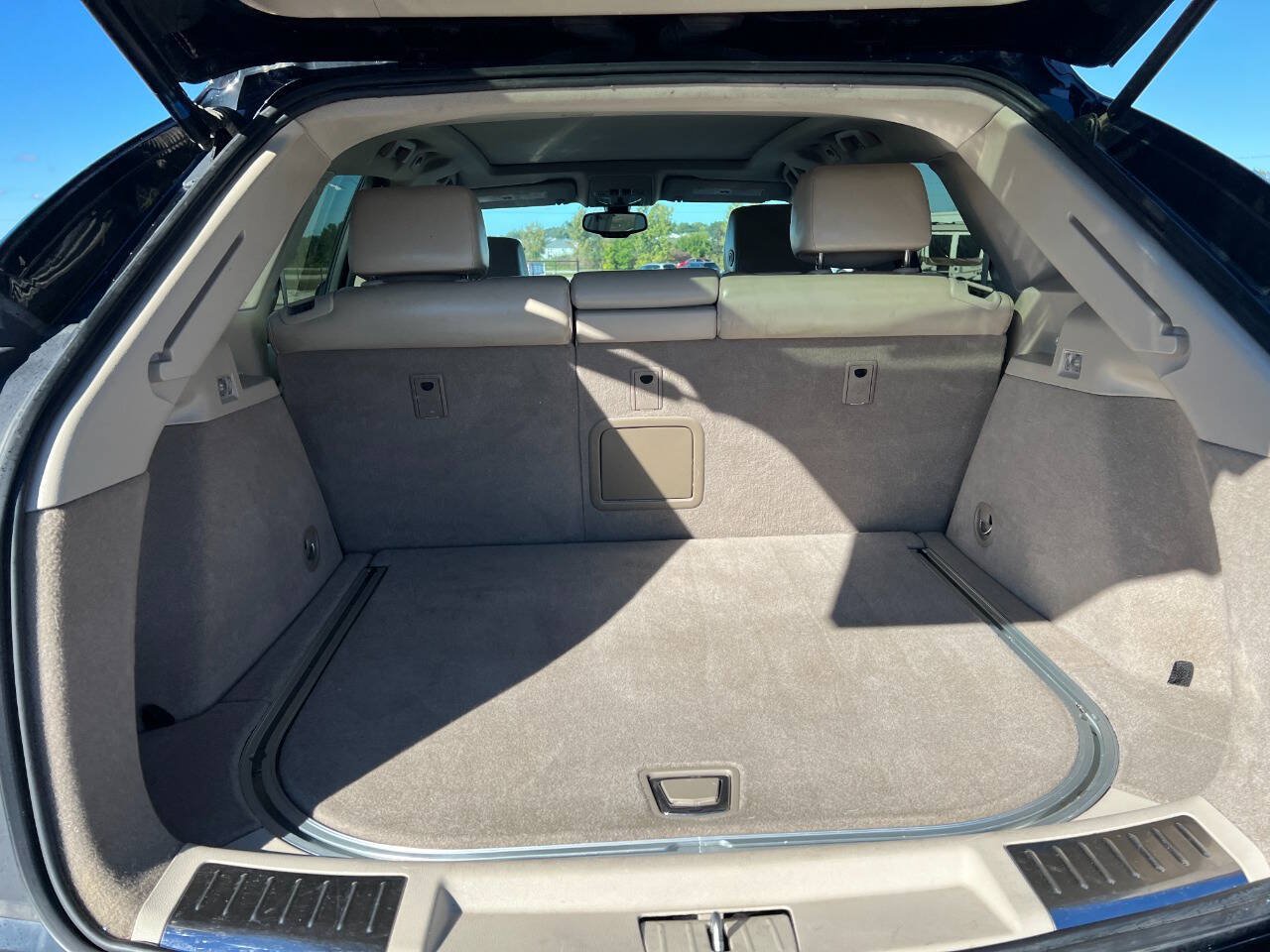 Used 2013 Cadillac SRX Luxury AWD/4WD image 4