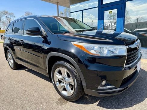Used 2016 Toyota Highlander Limited image 3