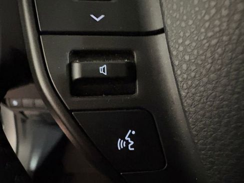 Used 2024 Toyota Prius LE image 15